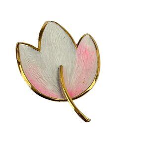 Vintage Trifari Retro Gold-Tone Leaf Brooch With Pink White Enamel Accents